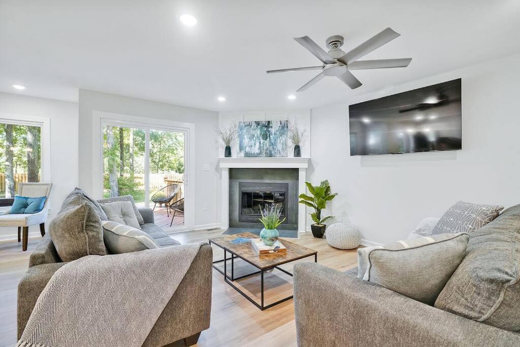 Middle Sound Hideaway~Beaches, Shopping, Families Villa Wilmington Eksteriør billede