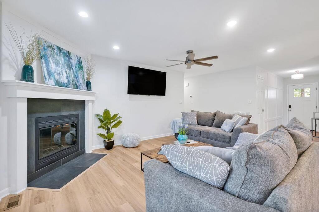 Middle Sound Hideaway~Beaches, Shopping, Families Villa Wilmington Eksteriør billede