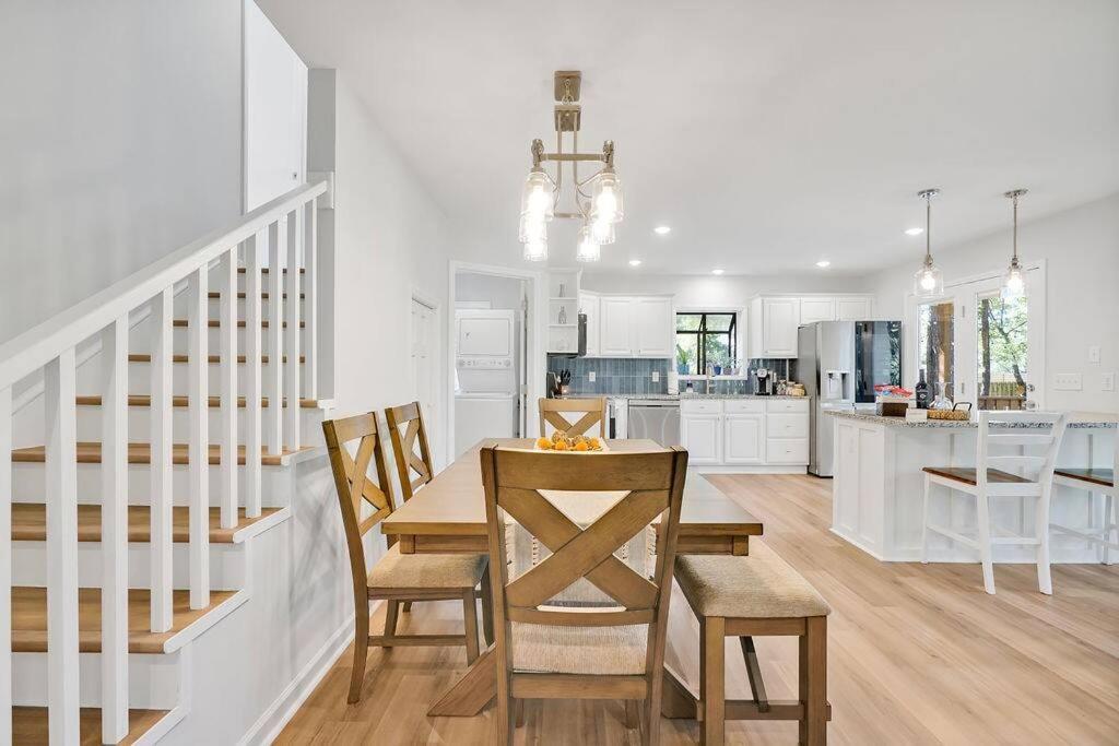 Middle Sound Hideaway~Beaches, Shopping, Families Villa Wilmington Eksteriør billede