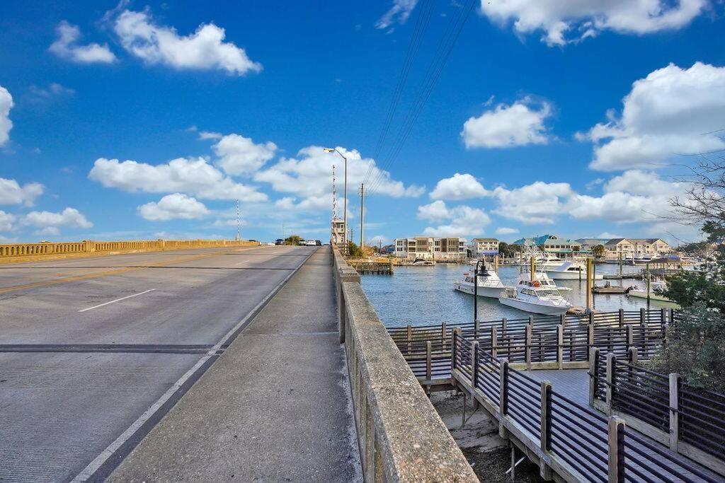 Middle Sound Hideaway~Beaches, Shopping, Families Villa Wilmington Eksteriør billede